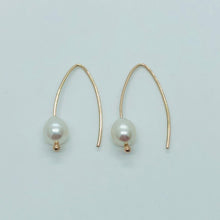 Load image into Gallery viewer, 9ct Yellow Gold and Pearl Drop Earrings