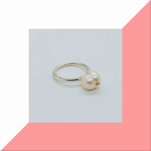 Load image into Gallery viewer, Sterling Silver Pearl Ring