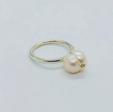 Load image into Gallery viewer, Sterling Silver Pearl Ring