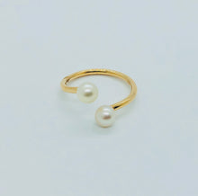 Load image into Gallery viewer, Crossover Gold and Pearl Ring