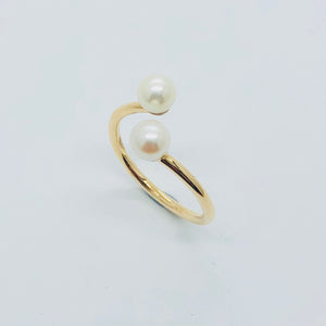 Crossover Gold and Pearl Ring