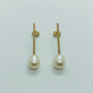 Straight Bar and Pearl Earrings